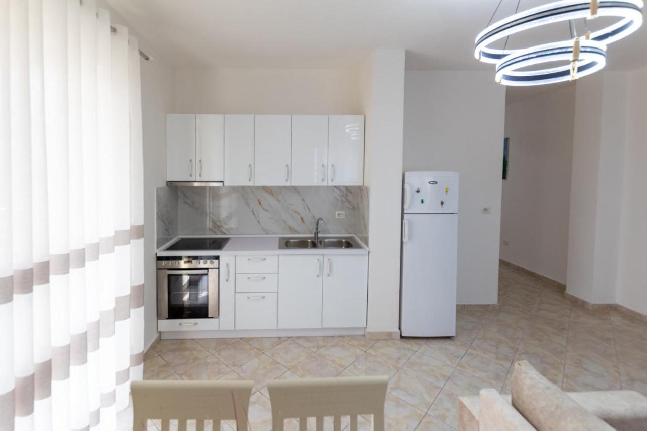 Spacious 2 Bedroom Apartment In Durres Beach Exterior photo